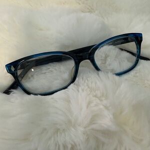 👁️ Corinne McCormack Readers